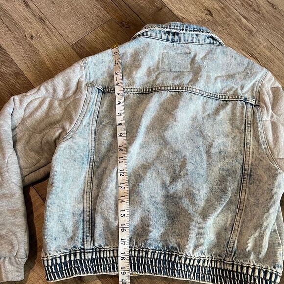 Blank NYC A Piece of Me Denim Hoodie
Jacket size s - Picture 4 of 8